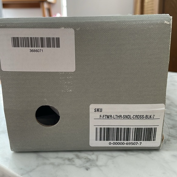 Everlane The Day Crossover Sandal New in Box Size 7 Black - Picture 6 of 16